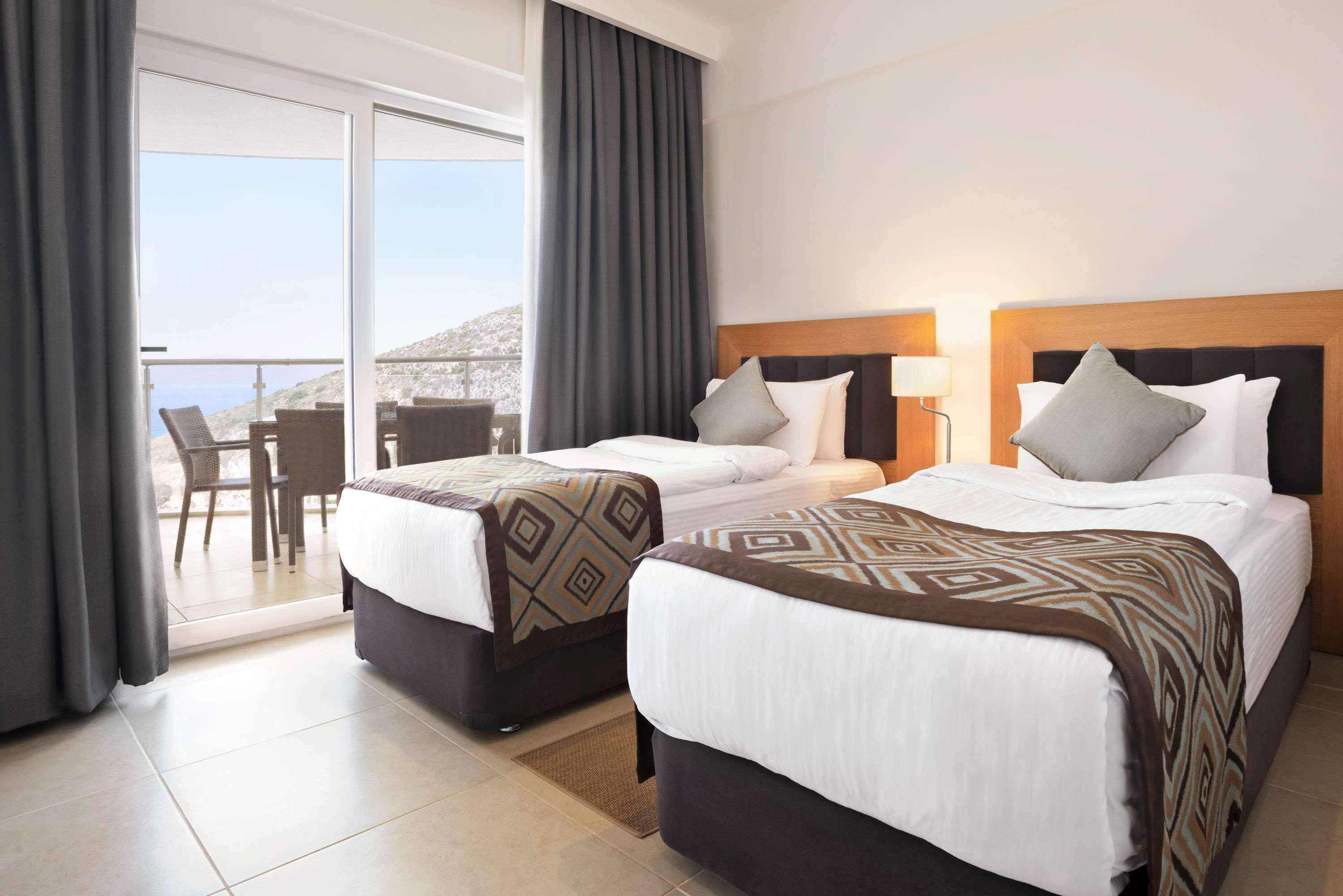 Ramada Hotel & Suites By Wyndham Kuşadası Ngoại thất bức ảnh