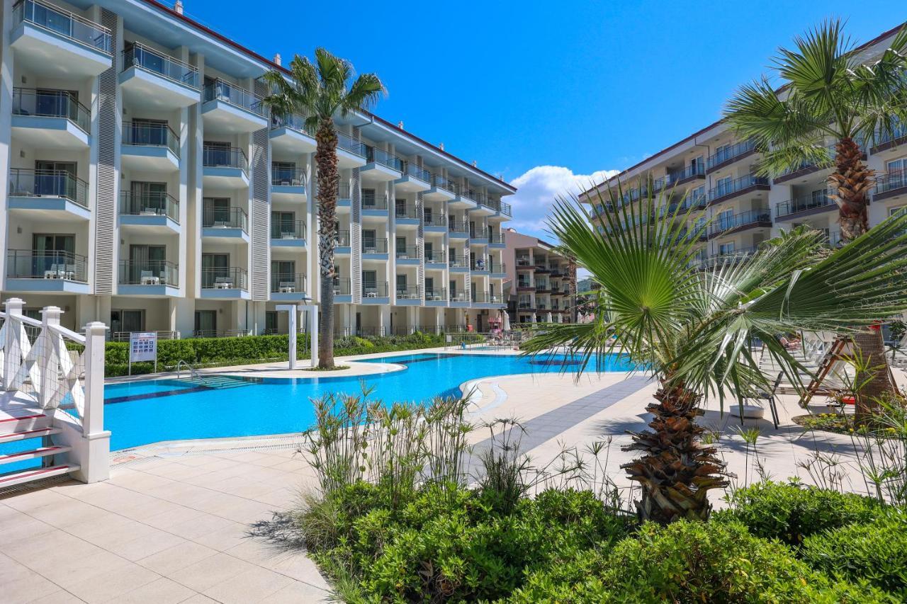 Ramada Hotel & Suites By Wyndham Kuşadası Ngoại thất bức ảnh