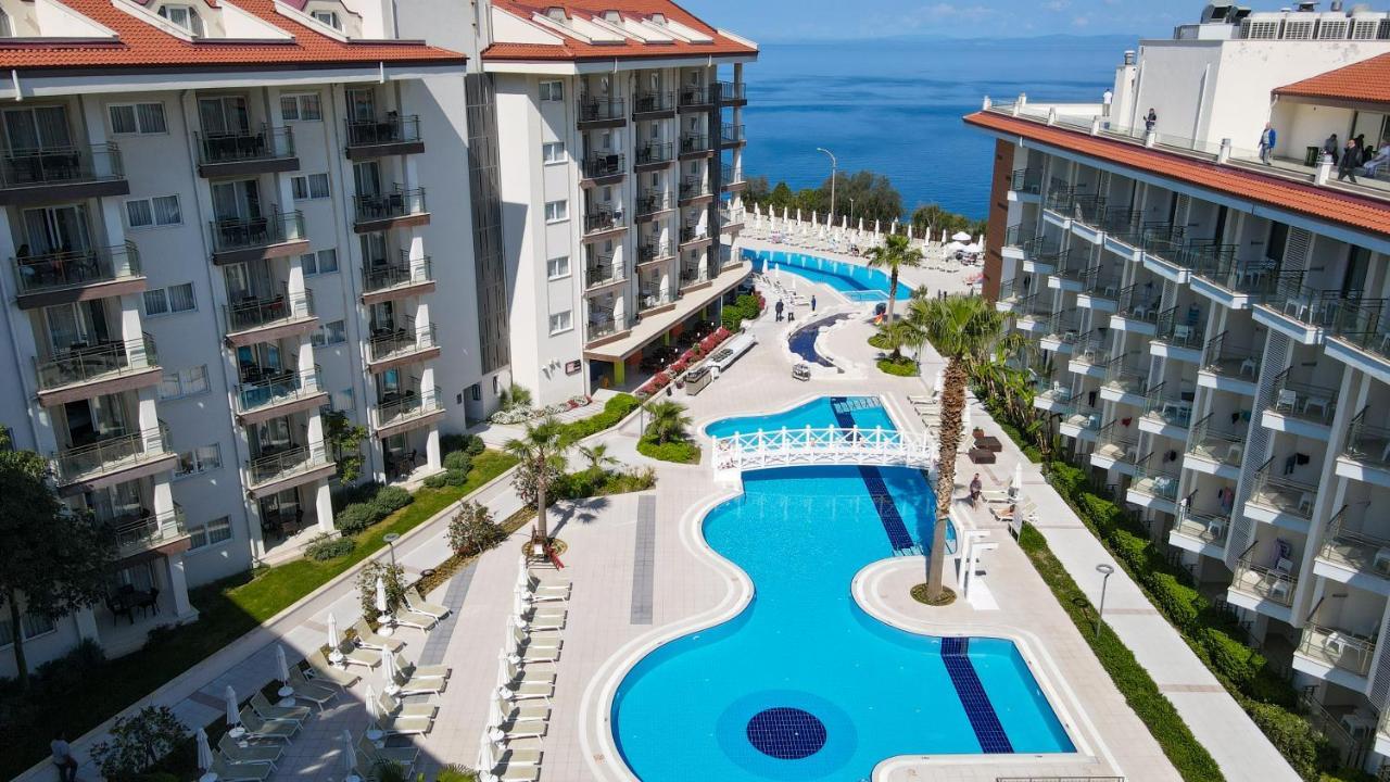 Ramada Hotel & Suites By Wyndham Kuşadası Ngoại thất bức ảnh