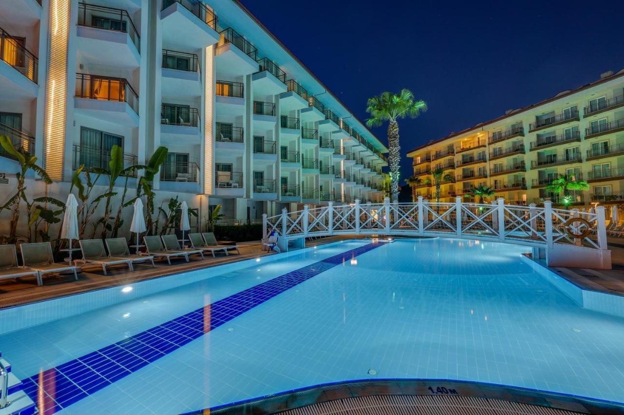 Ramada Hotel & Suites By Wyndham Kuşadası Ngoại thất bức ảnh