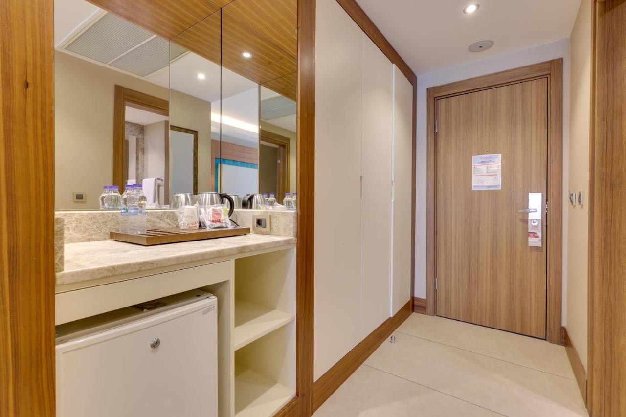 Ramada Hotel & Suites By Wyndham Kuşadası Ngoại thất bức ảnh