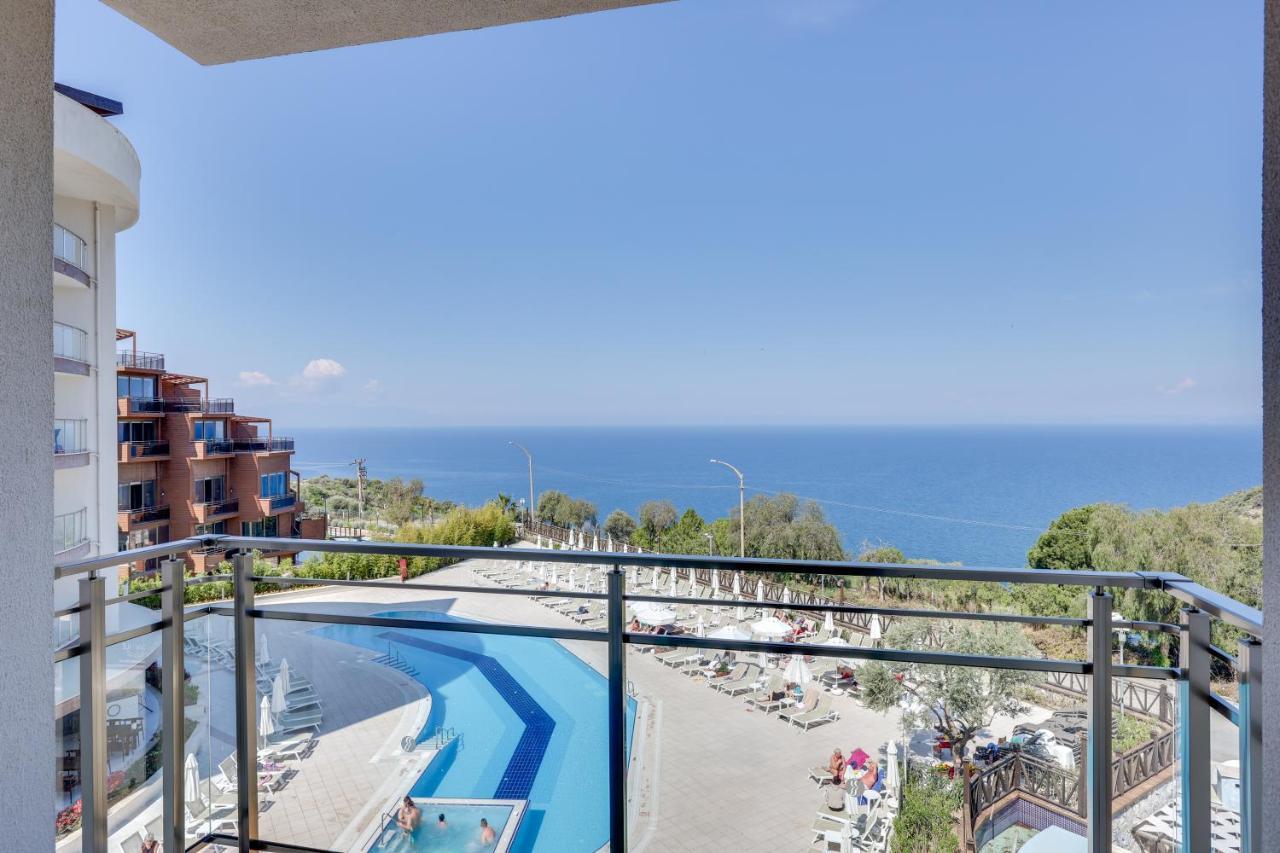 Ramada Hotel & Suites By Wyndham Kuşadası Ngoại thất bức ảnh