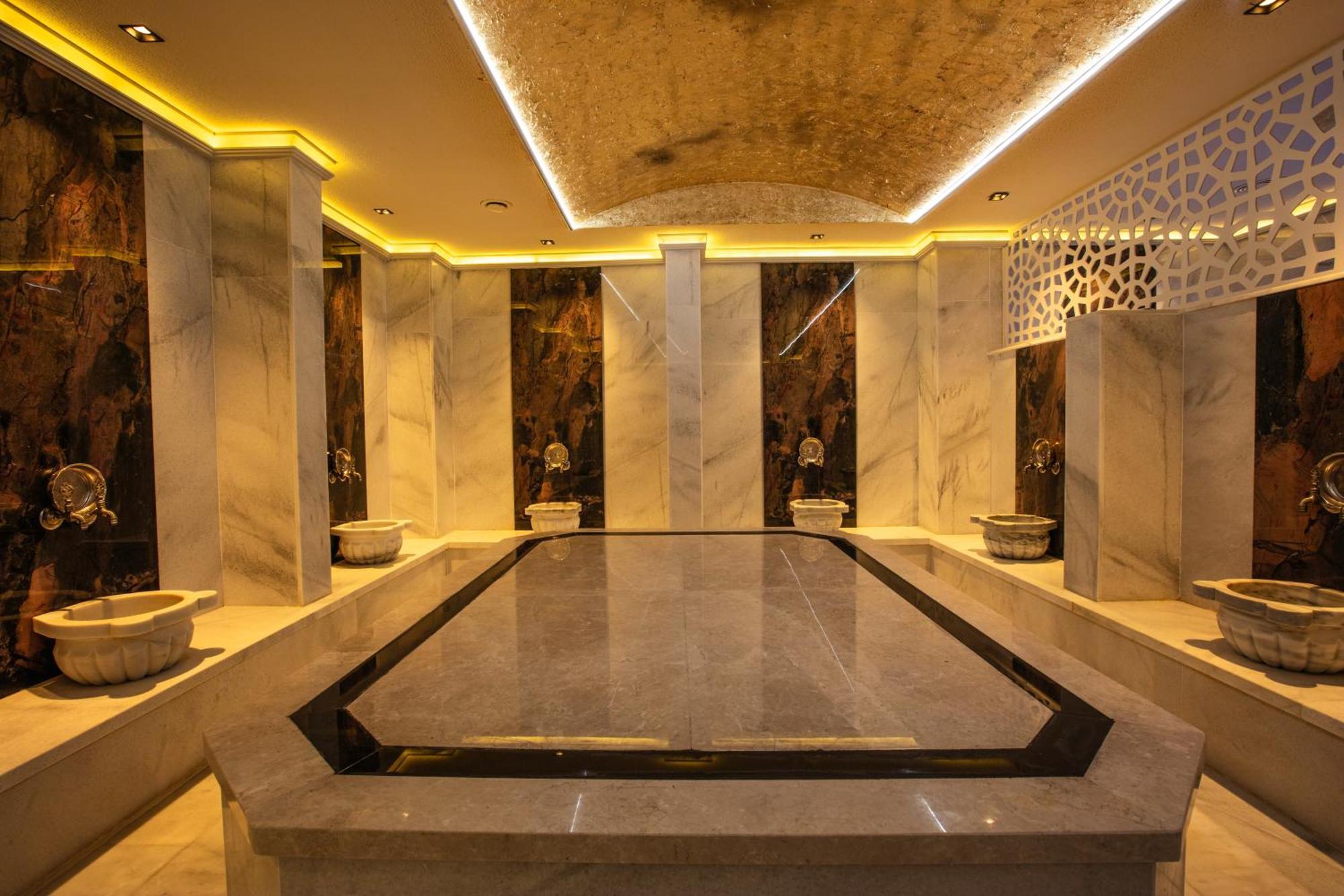 Ramada Hotel & Suites By Wyndham Kuşadası Ngoại thất bức ảnh