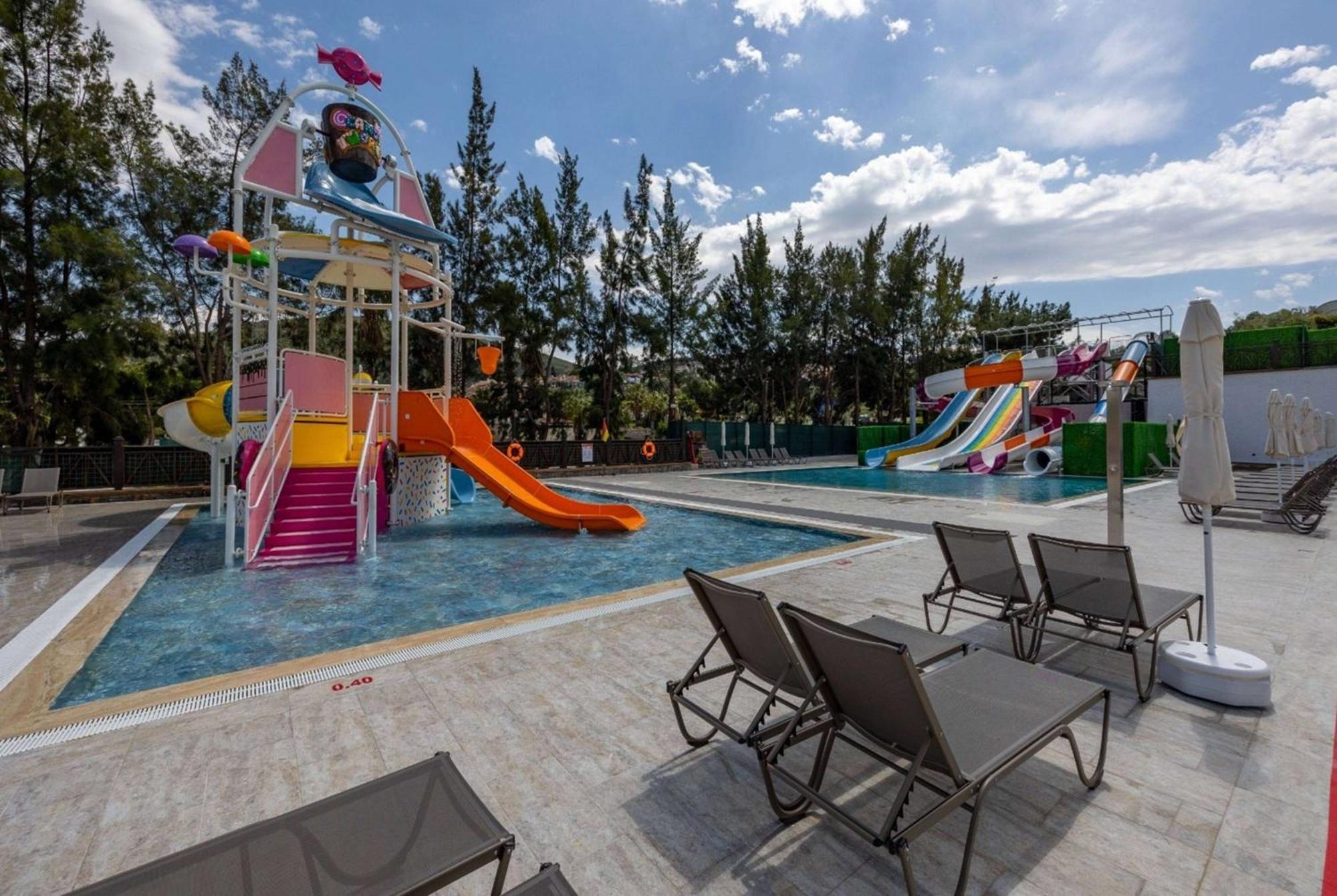Ramada Hotel & Suites By Wyndham Kuşadası Ngoại thất bức ảnh